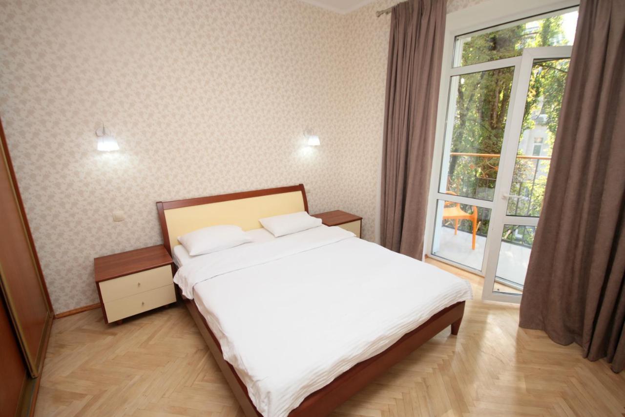 Inn Home Apartments In Kiev Center エクステリア 写真