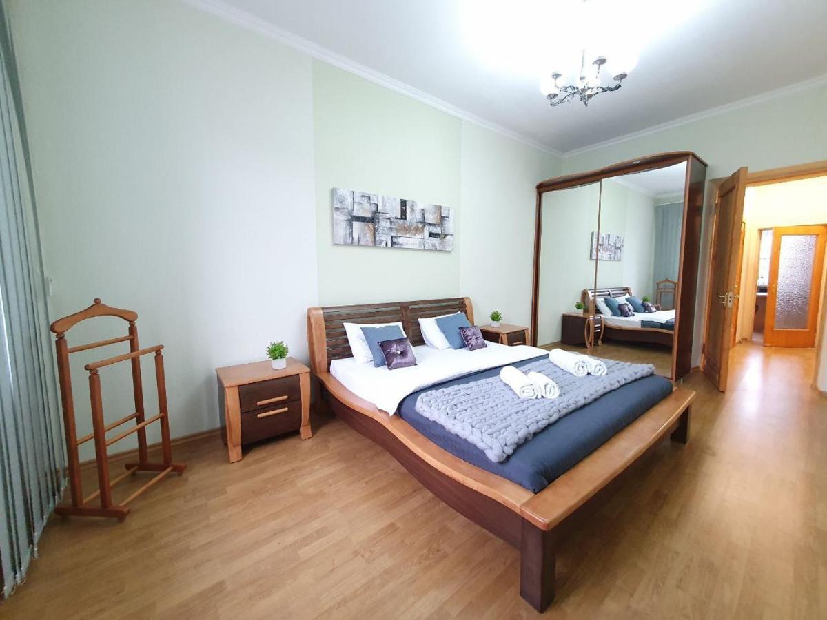 Inn Home Apartments In Kiev Center エクステリア 写真