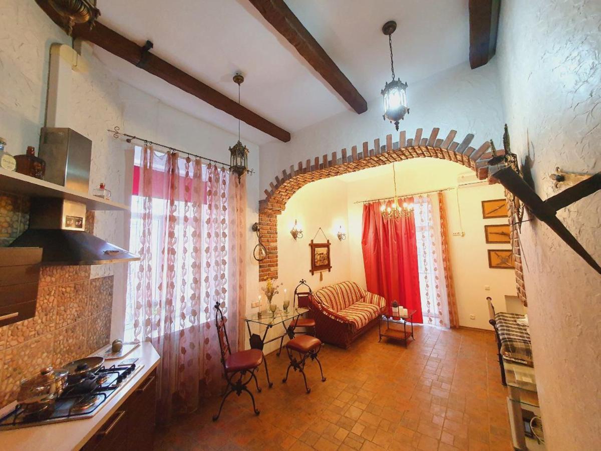 Inn Home Apartments In Kiev Center エクステリア 写真