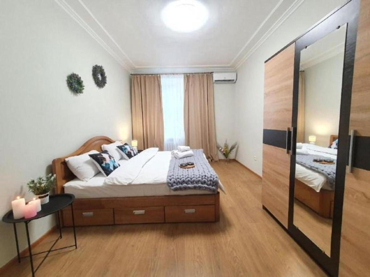Inn Home Apartments In Kiev Center エクステリア 写真