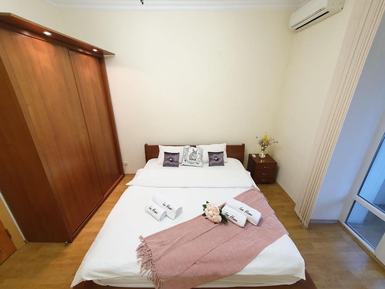 Inn Home Apartments In Kiev Center エクステリア 写真