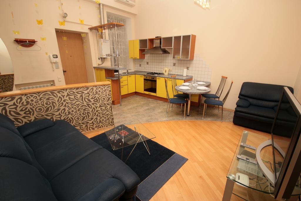 Inn Home Apartments In Kiev Center エクステリア 写真