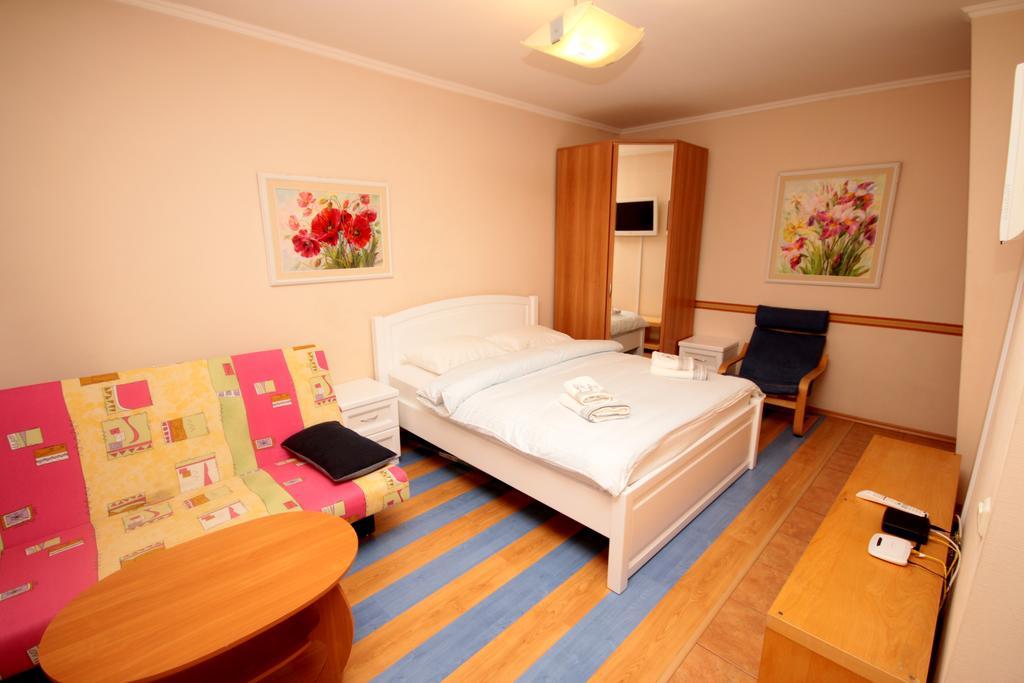 Inn Home Apartments In Kiev Center エクステリア 写真