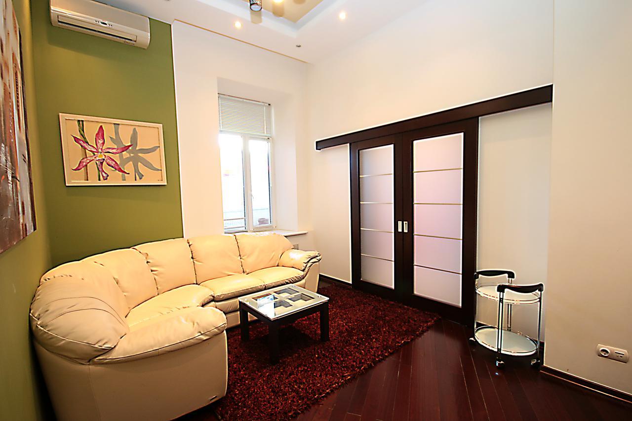 Inn Home Apartments In Kiev Center エクステリア 写真