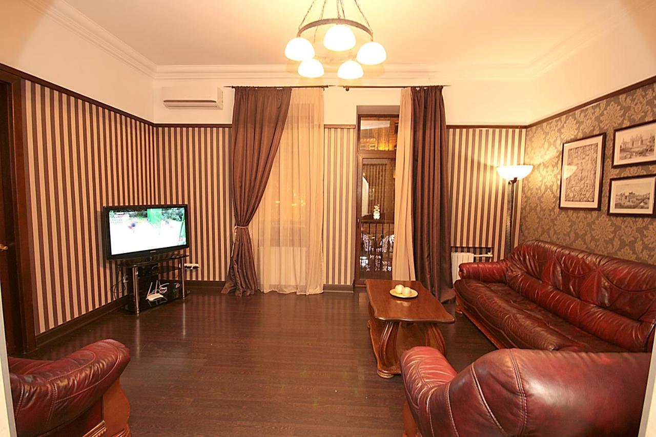 Inn Home Apartments In Kiev Center エクステリア 写真