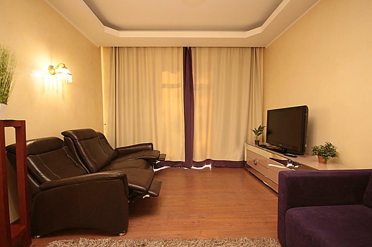 Inn Home Apartments In Kiev Center エクステリア 写真