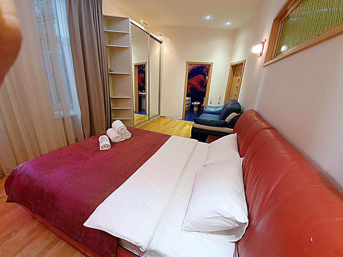 Inn Home Apartments In Kiev Center エクステリア 写真